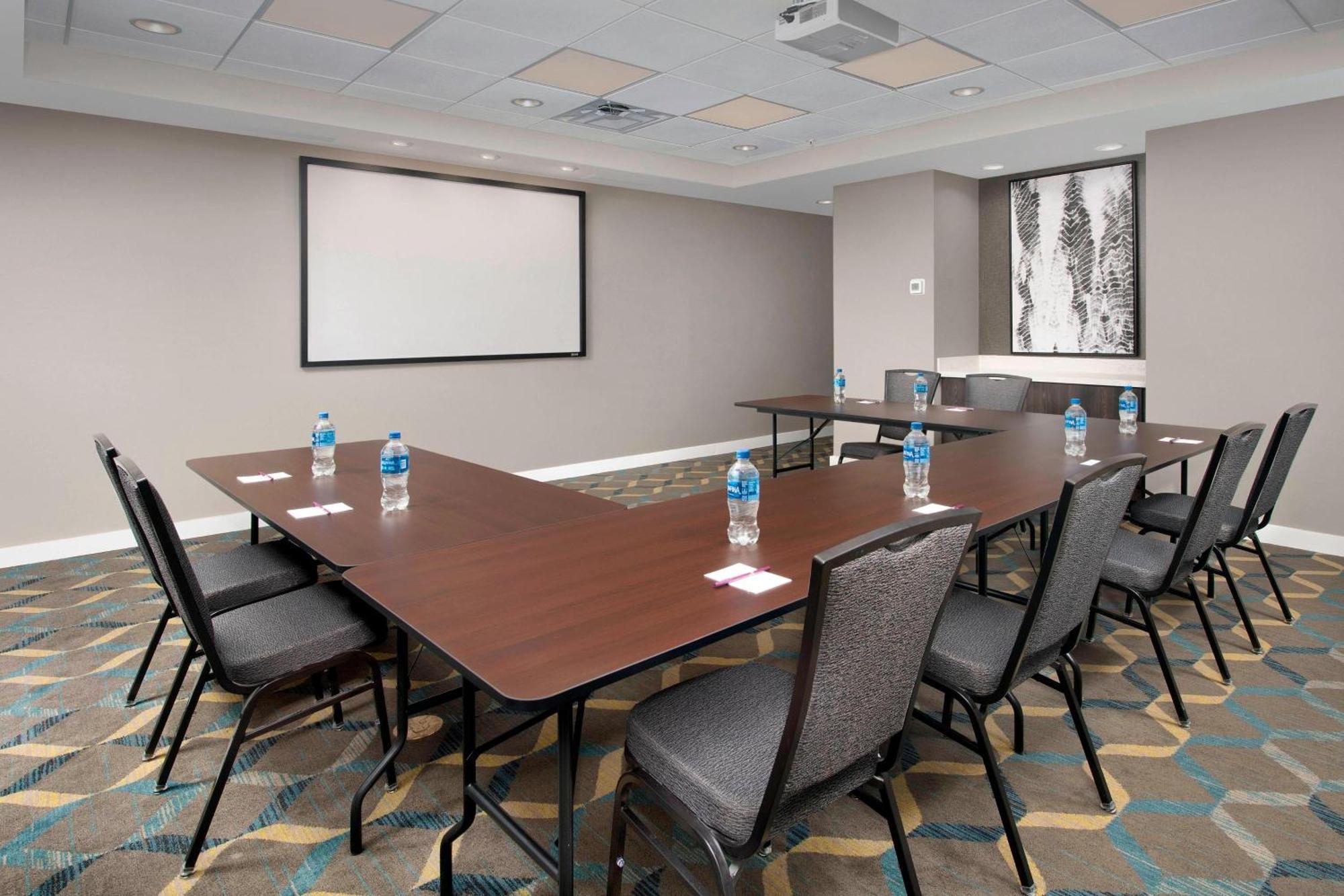 Residence Inn By Marriott Lubbock Southwest Бизнес снимка